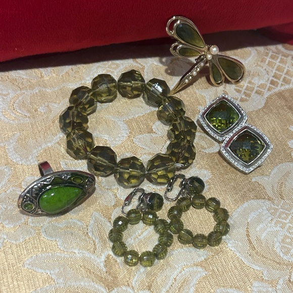 Dalsheim Green Bead Earrings & Jewelry 5 - LOT - Picture 11 of 11
